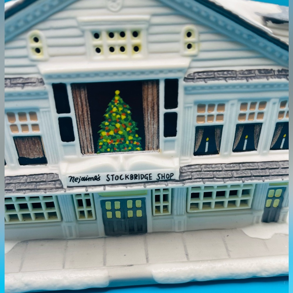 NIB Hawthorne village “Rockwell’s Studio” with certificate of authenticity
